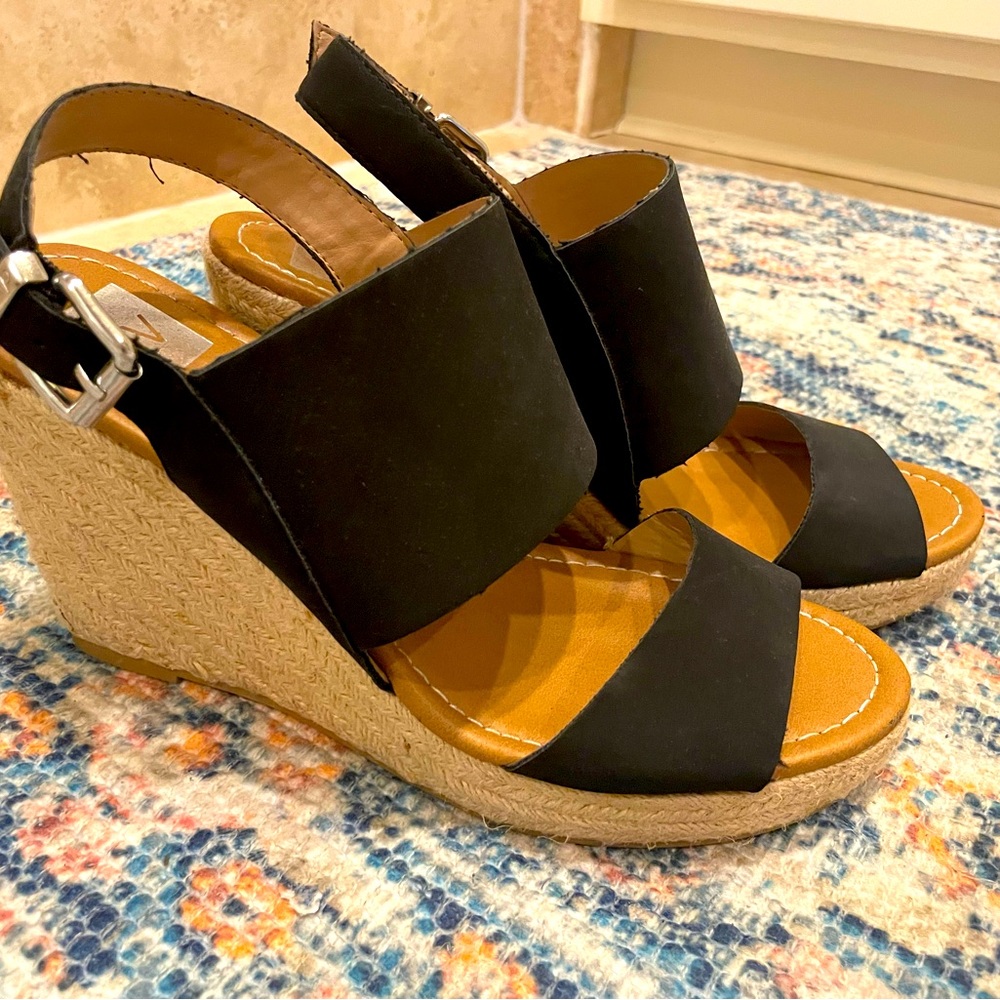 DV Size 10 Wedges